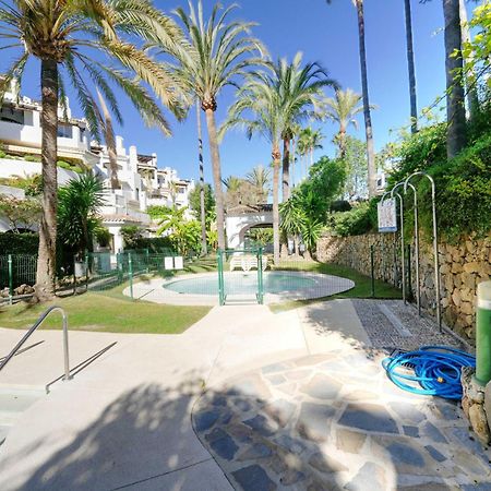 1104 First Line Beach Apartment Golden Beach Pool Марбелья Экстерьер фото