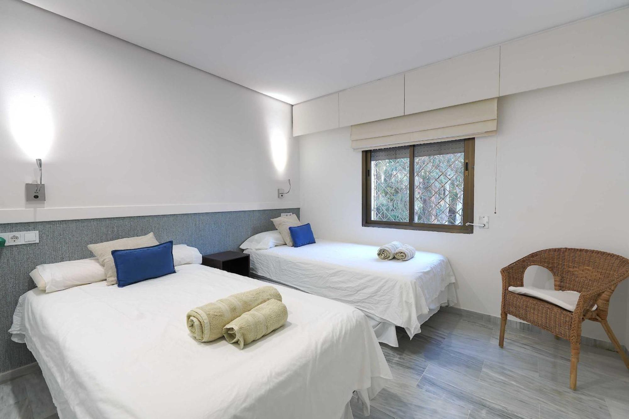 1104 First Line Beach Apartment Golden Beach Pool Марбелья Экстерьер фото