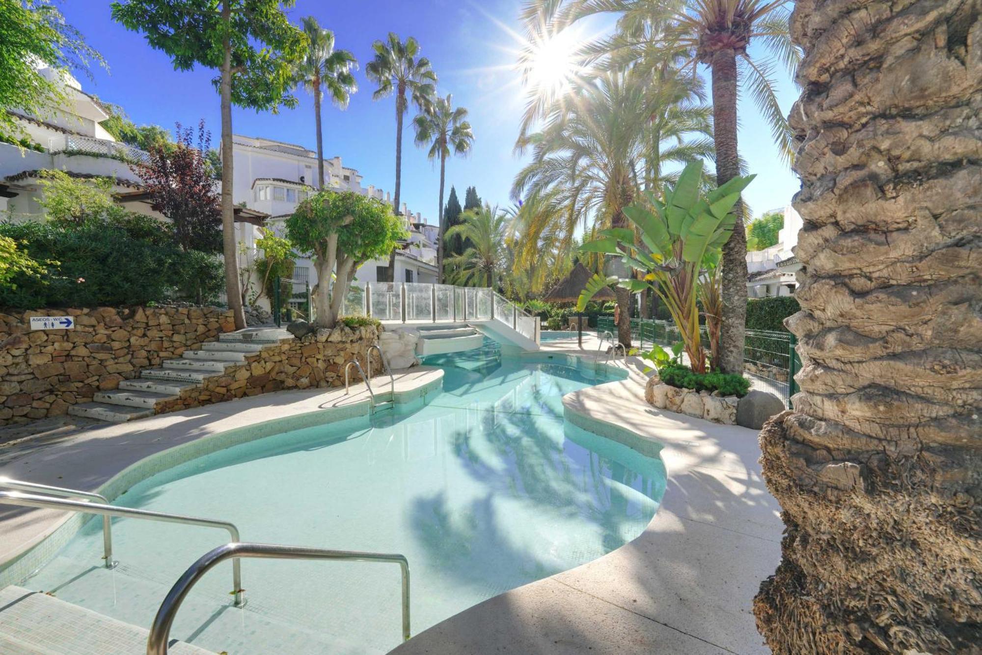 1104 First Line Beach Apartment Golden Beach Pool Марбелья Экстерьер фото
