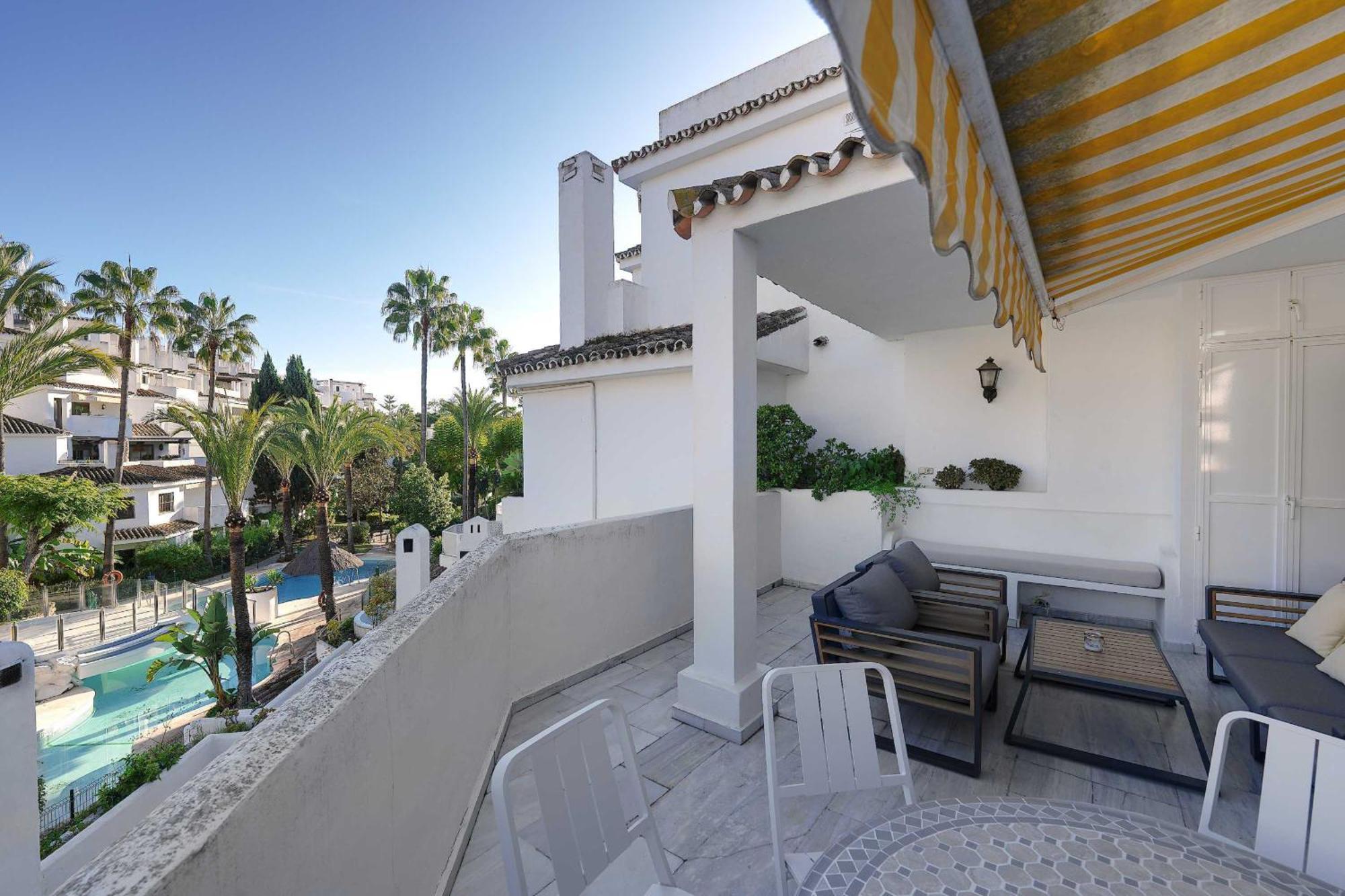 1104 First Line Beach Apartment Golden Beach Pool Марбелья Экстерьер фото