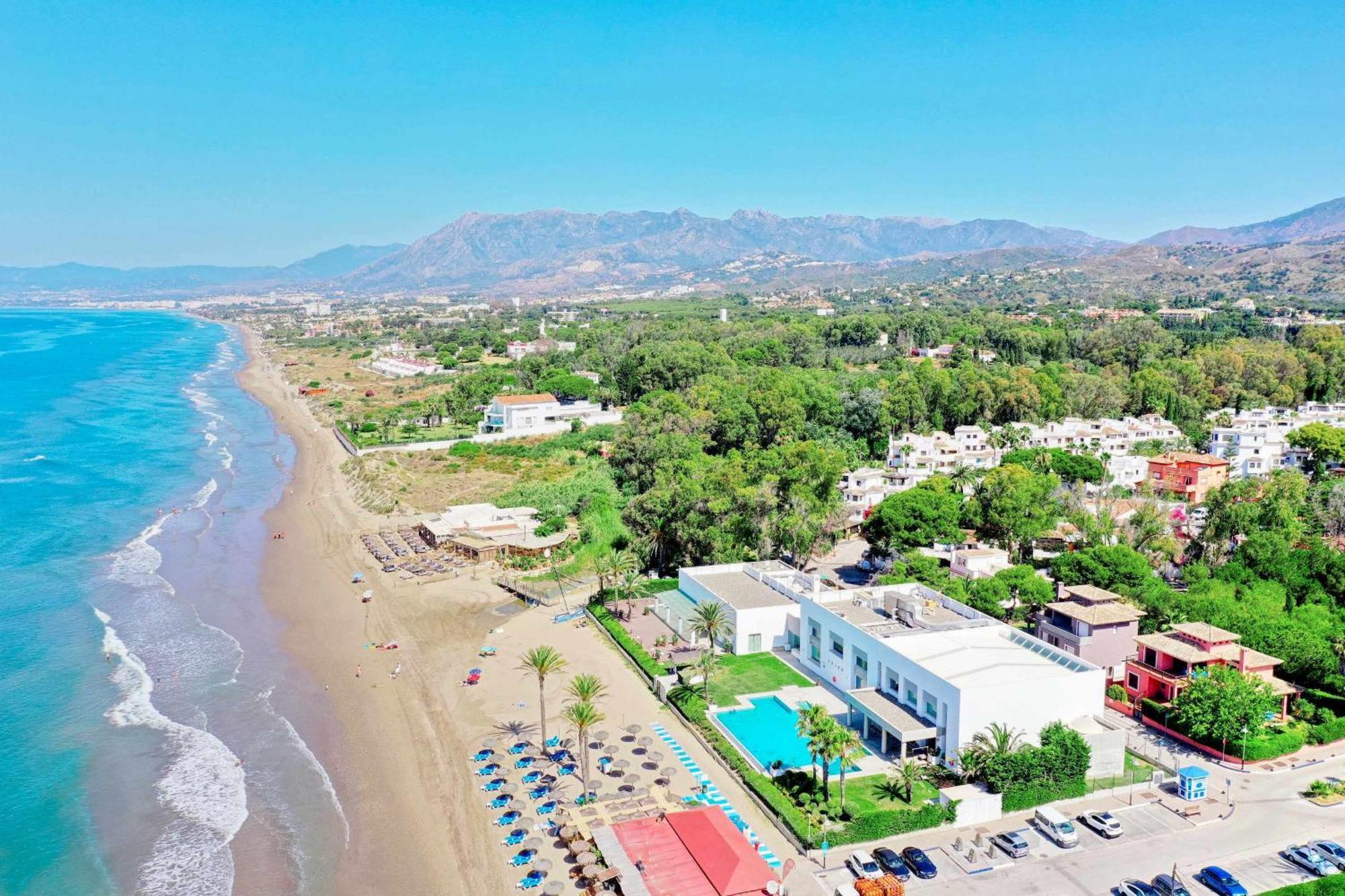 1104 First Line Beach Apartment Golden Beach Pool Марбелья Экстерьер фото